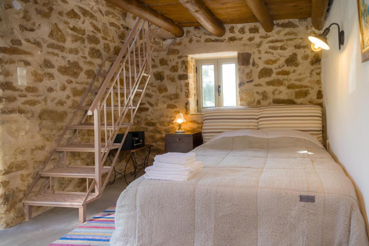 Vakantiehuis Messinian Stone House *